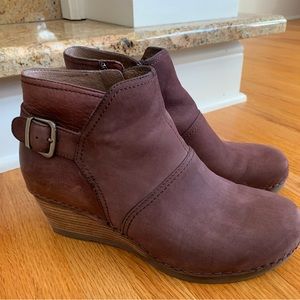 Brown Dansko leather bootie. Size 40, very good condition